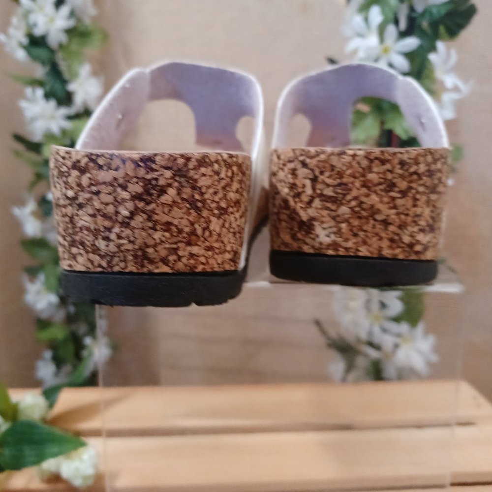 🌼Wanted Cork Wedge Thong Sandal🌼 - Picture 12 of 16